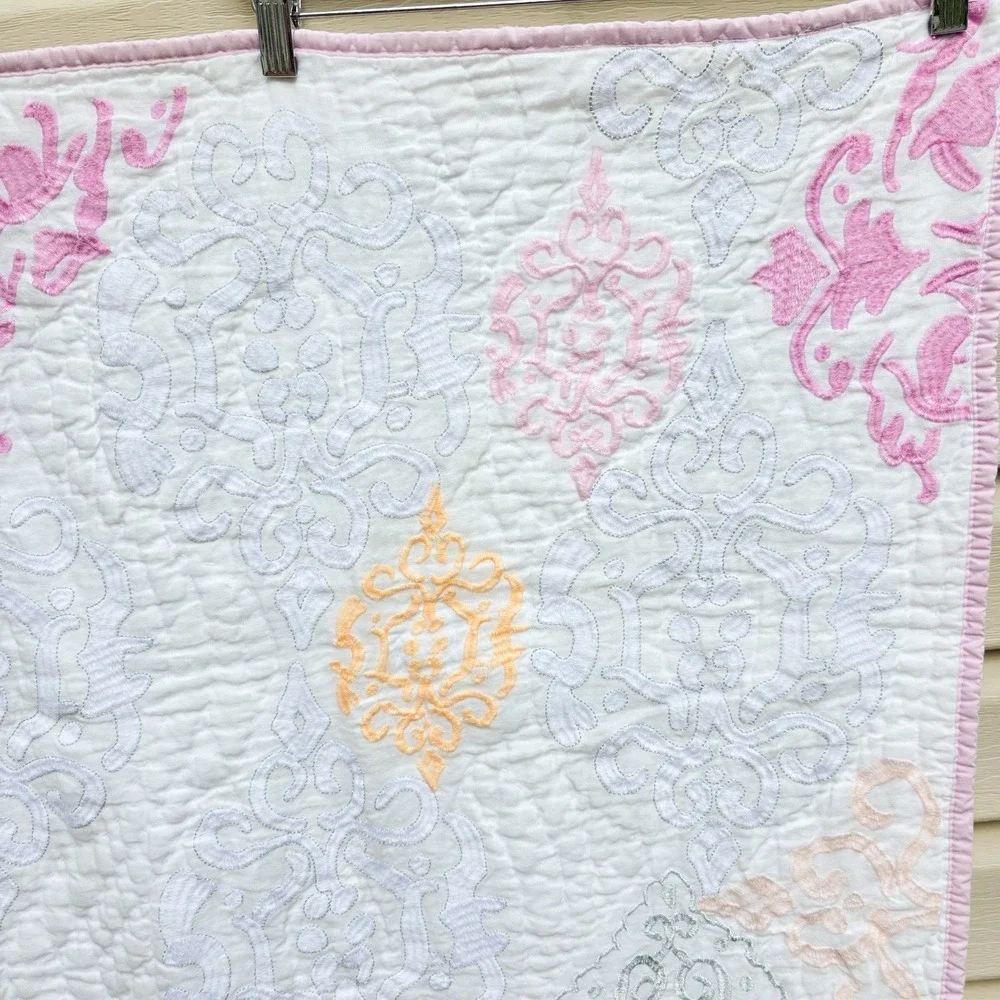 Pottery‎ Barn Kids Toddler Crib Quilt Pink White Silver Medallion Nursery 50x36